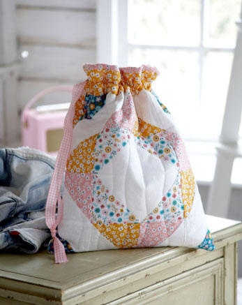 Debbie Shore Sewing - Pull string pattern bag