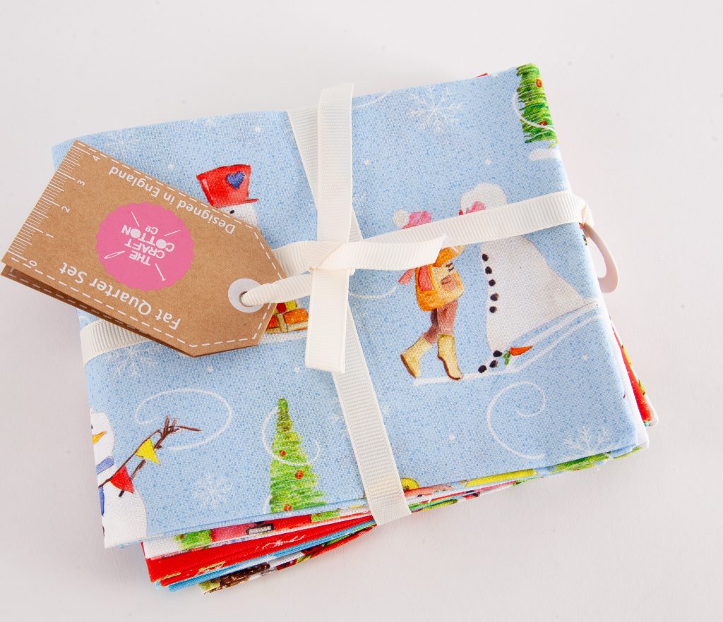 Debbie Shore Christmas Traditions 5 Fat Quarter Pack- Snowmen