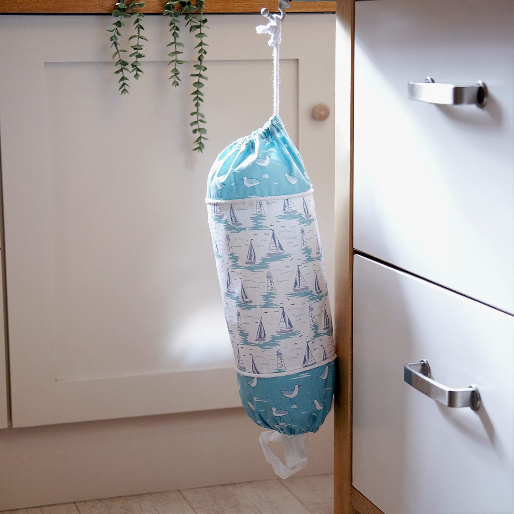 How to sew a Handy Plastic Bag Dispenser – step by step tutorial