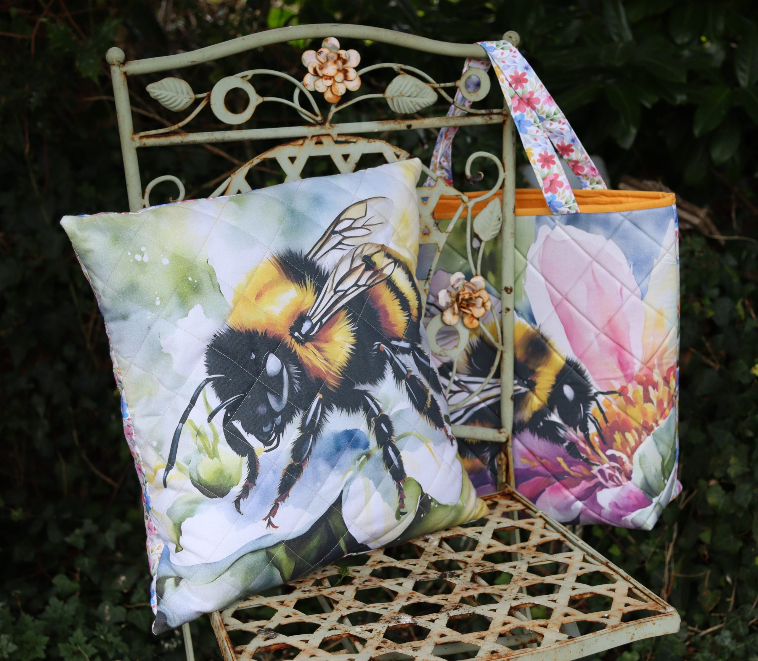 Bee cushion panel - White Flower - Image 3