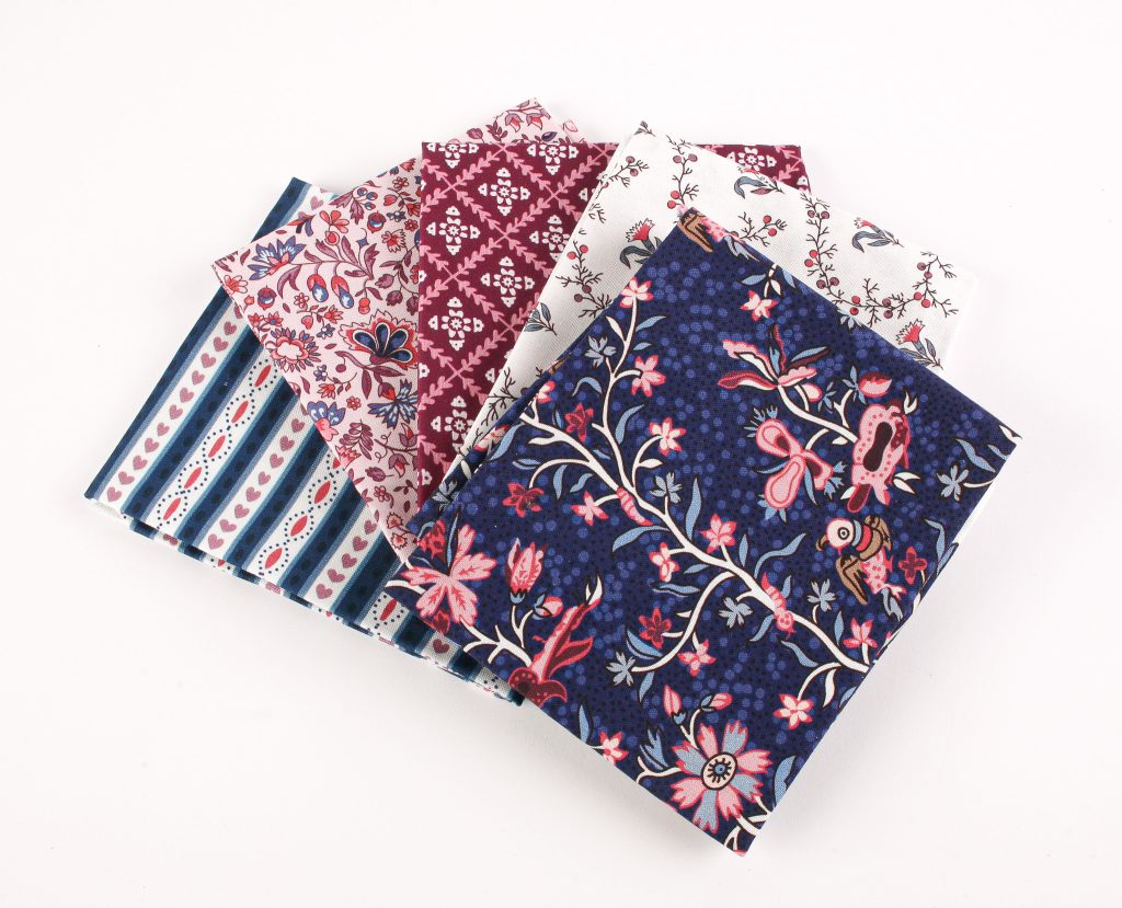 Regency Threads – The V&A Organic Cotton Fat Quarter Pack: Meadow Friends