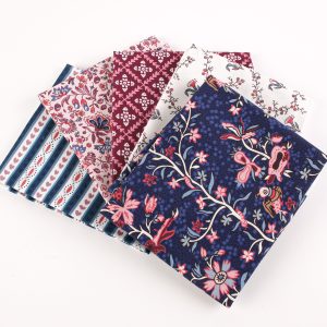 Regency Threads – The V&A Organic Cotton Fat Quarter Pack: Meadow Friends