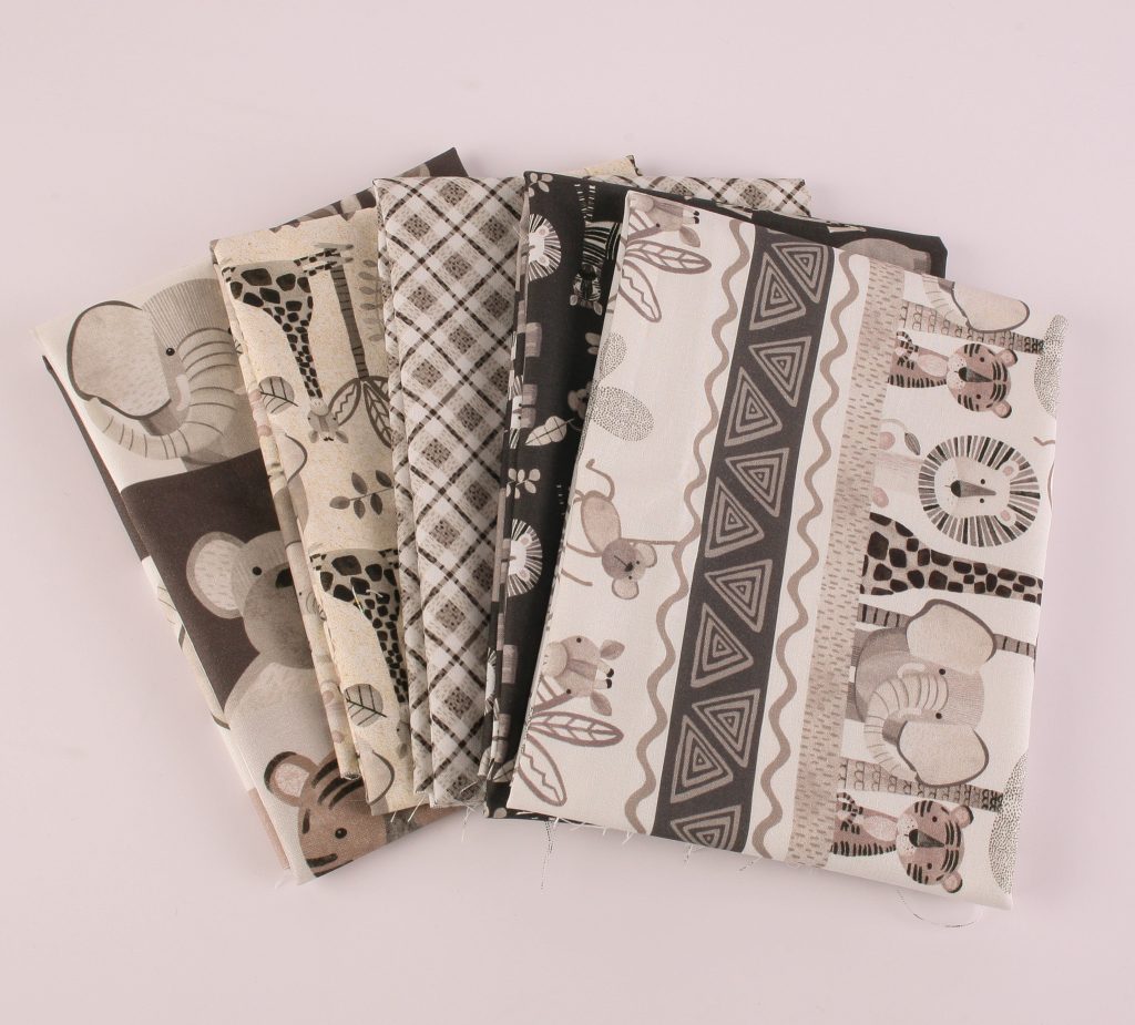Henry Glass & Co Fabrics - Jungle Romp 5 Fat Quarter Pack
