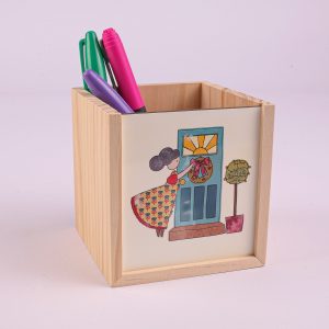 Ada and Pearl at Christmas Pen Pot - Door