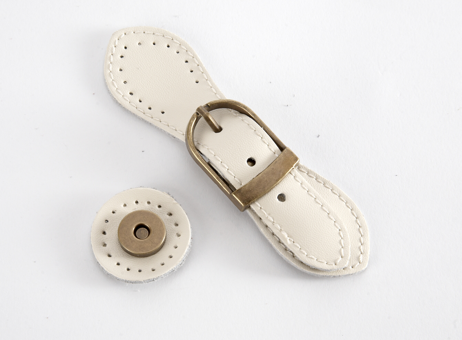 Leather Buckle Magnetic Snap - ivory