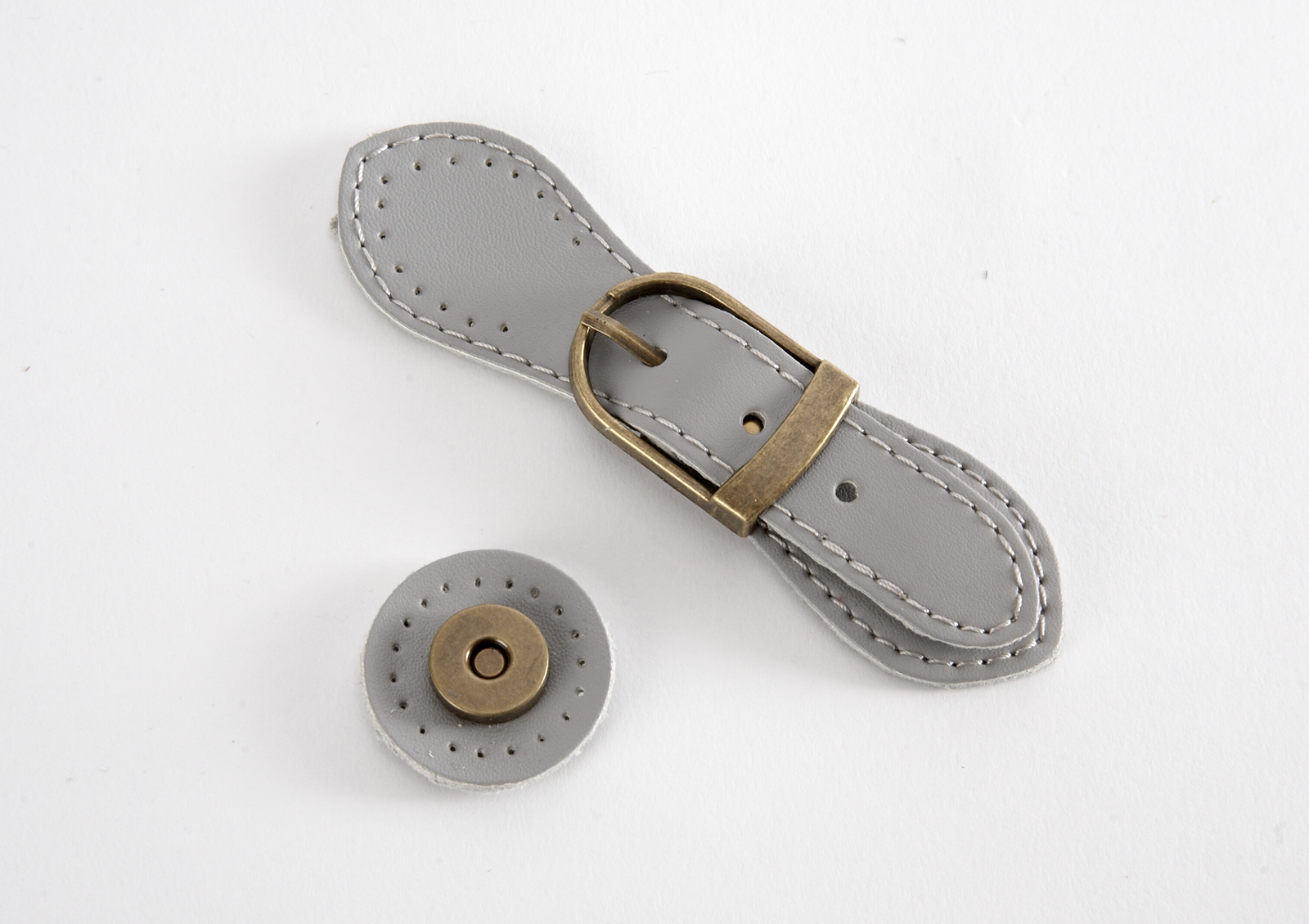 Leather Buckle Magnetic Snap - pale grey