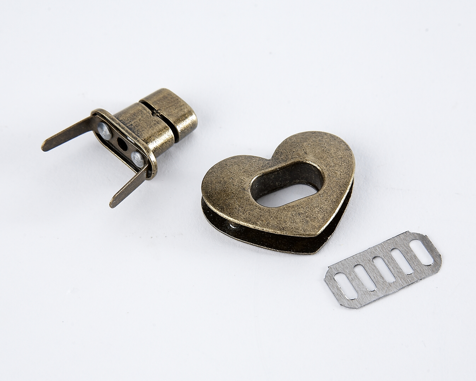 Heart-Shaped Metal Twist Lock Clasp - Bronze