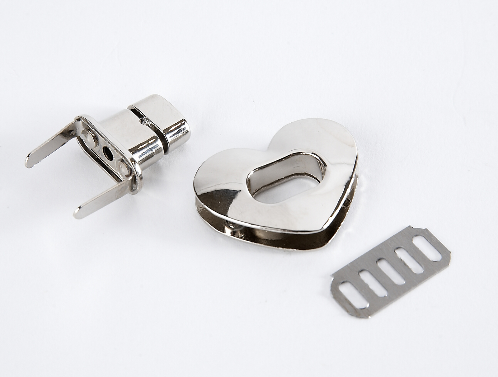 Heart-Shaped Metal Twist Lock Clasp - Silver
